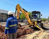 Obras de esgoto avançam na avenida Miguel Rosa