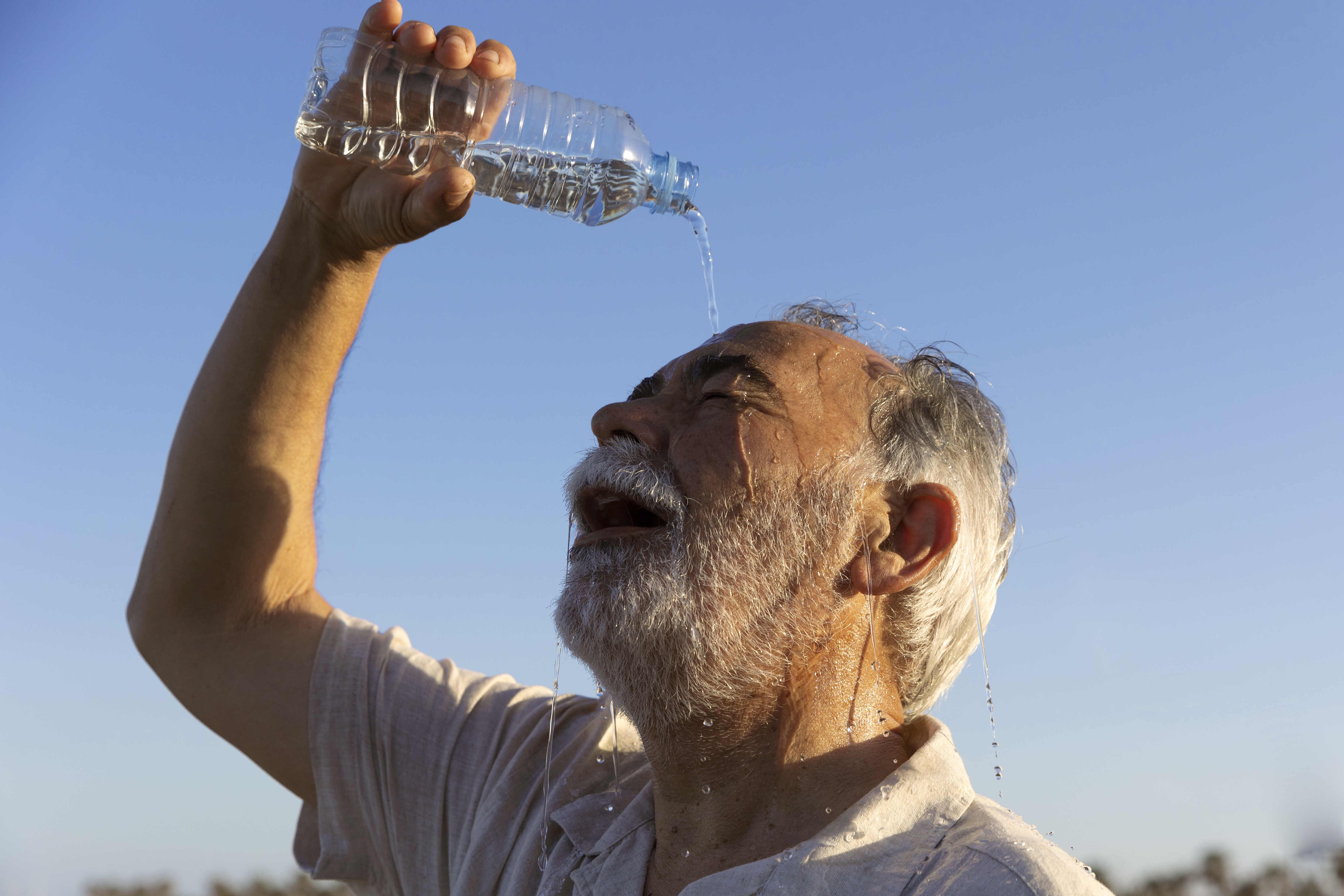 Ondas de calor: idosos e crianças devem ter atenção redobrada