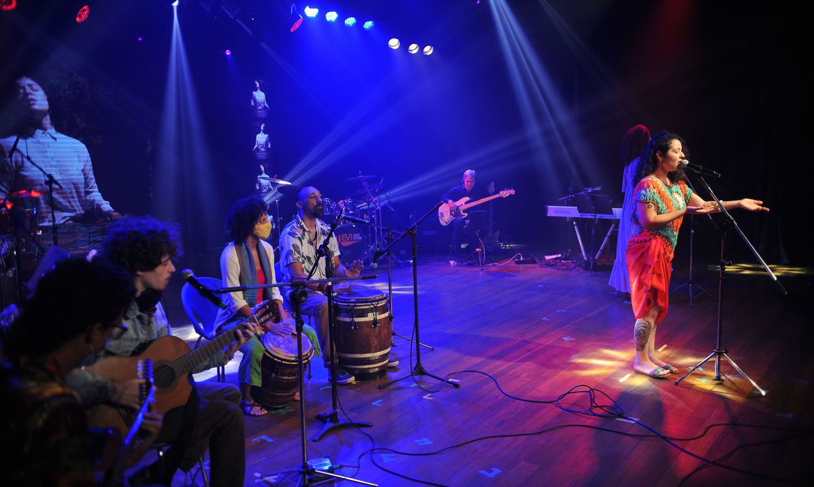 Participação feminina ainda é desigual no mercado musical