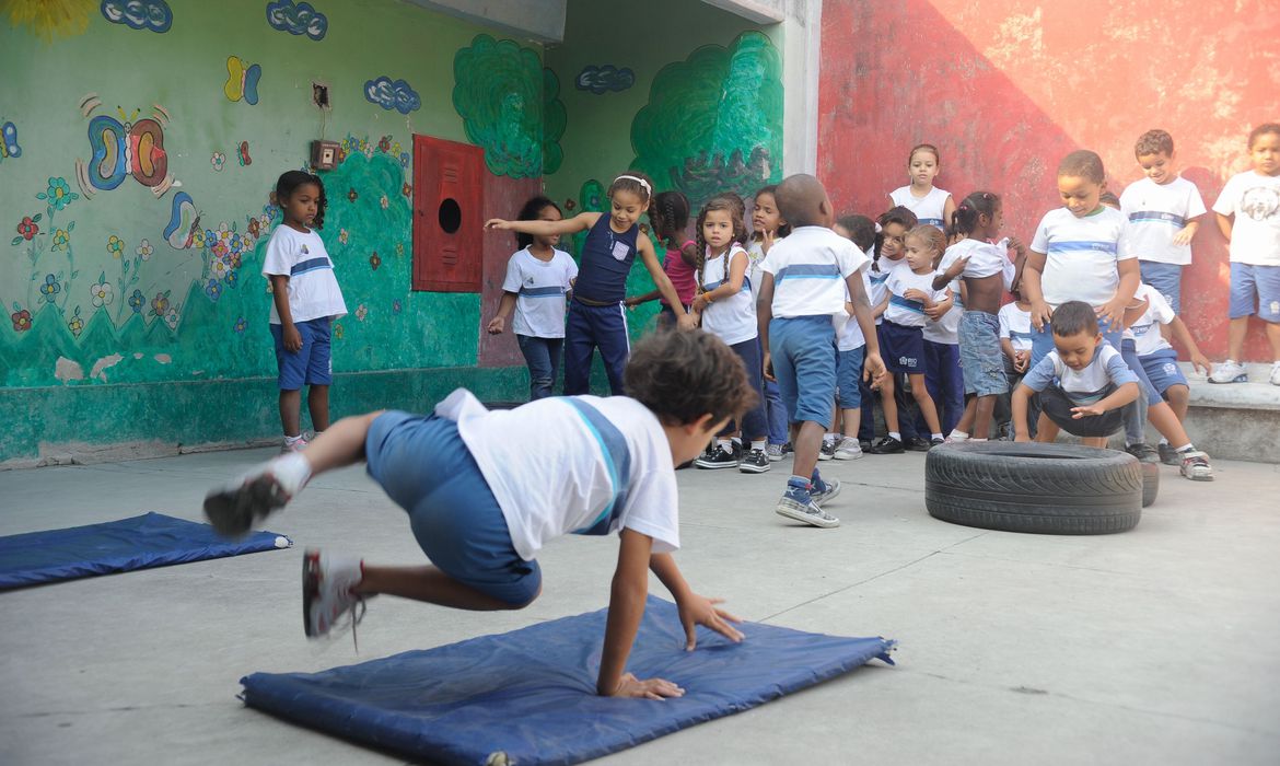 Pesquisa: formação de professores é desafio no ensino fundamental