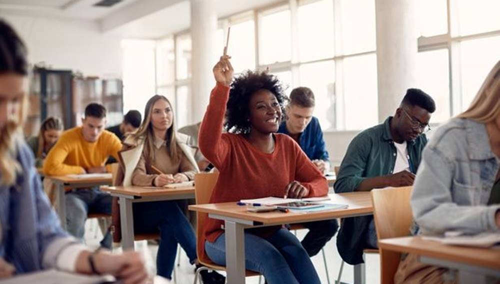 Plataforma reúne benefícios para estudantes ingressarem em faculdades