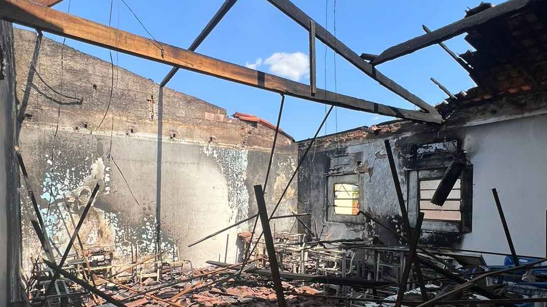 PM e brigadistas controlam incêndio no Campus da Uespi de Uruçuí