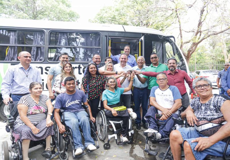 PMT entrega novos veículos para o programa Transporte Eficiente