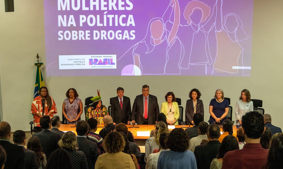 Política antidrogas inclui proteção e acesso a direitos da mulher