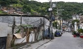 População de favela é mais negra e jovem que restante do país