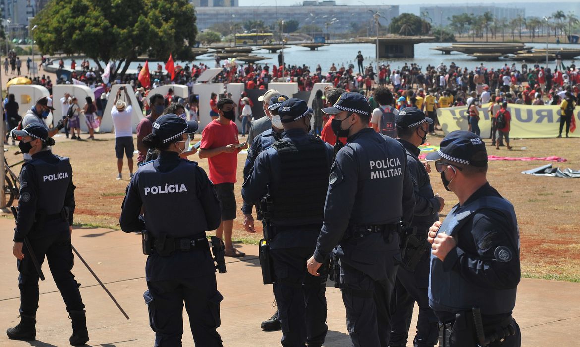 Presidente sanciona programa de habitação voltado para policiais