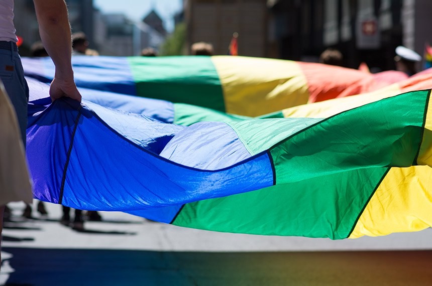 Projeto prevê acolhimento e auxílio para jovens LGBTQIA+