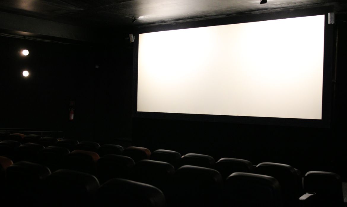 Público volta a frequentar salas de cinema