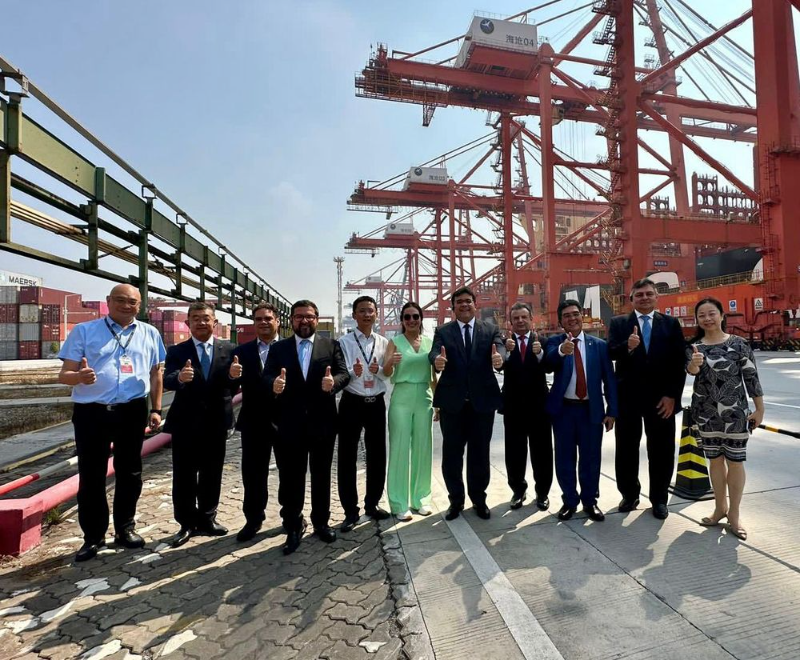 Rafael visita um dos maiores portos do mundo em Xiamen