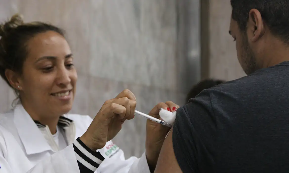 Recursos da Covid poderão ser remanejados pelos municípios, define nova portaria