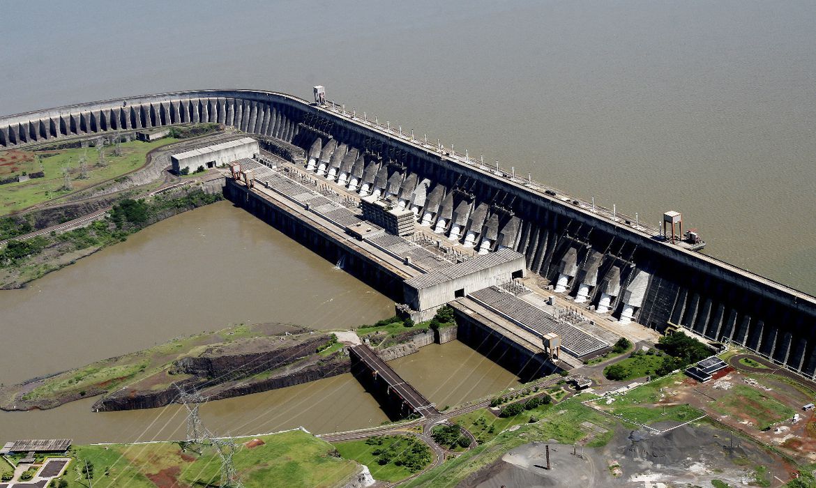 Retirada de água do meio ambiente atinge 4,1 trilhões de m³