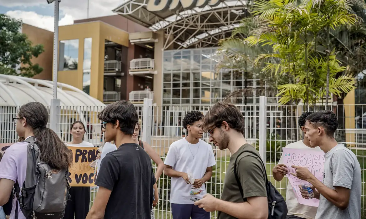 Saiba como funcionará o Programa Pé-de-Meia