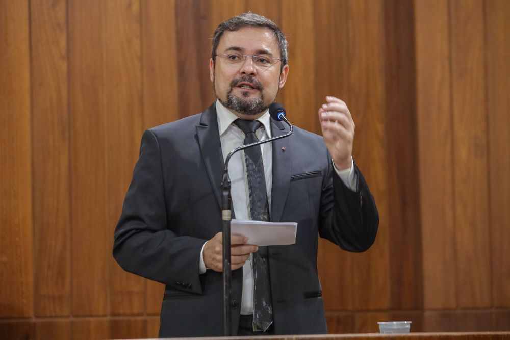 Sancionada lei do deputado Fábio Novo que proíbe coleiras de choque