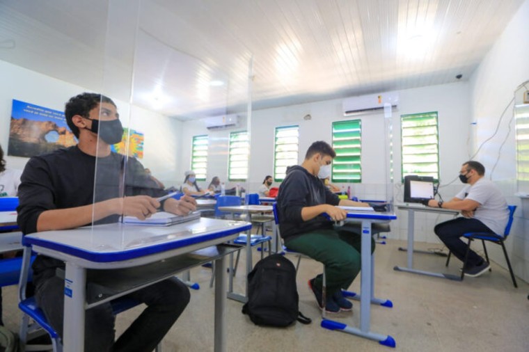 Seduc estabelece cronograma para retorno de aulas 100% presenciais