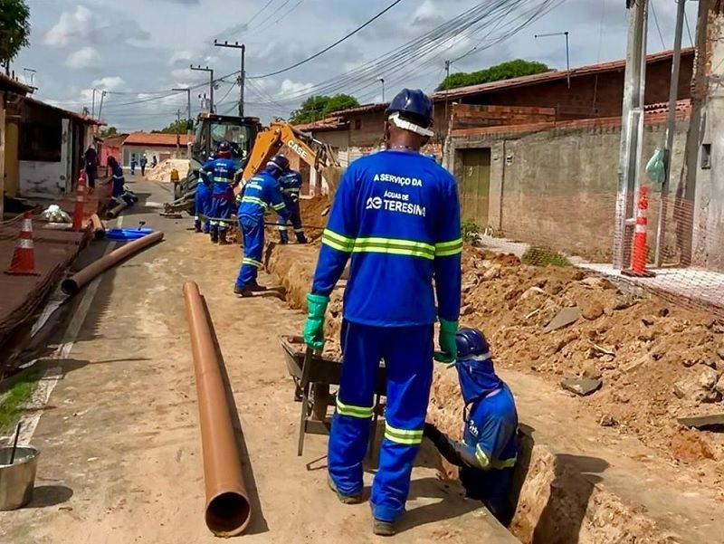 Teresinenses comemoram ampliação da rede de esgotos