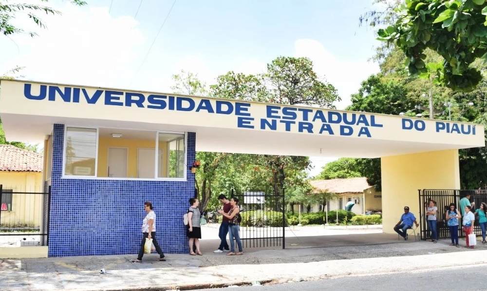 Uespi divulga edital com 600 vagas para cursos de línguas