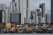 Um bilhão de pessoas vivem em favelas e moradias precárias