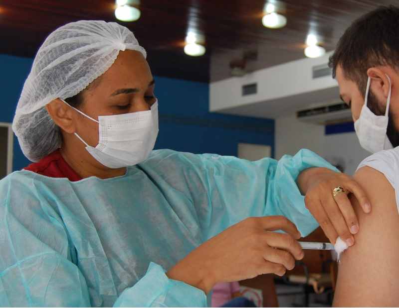 Vacinas contra a covid, gripe e sarampo estarão disponíveis no sábado (04)