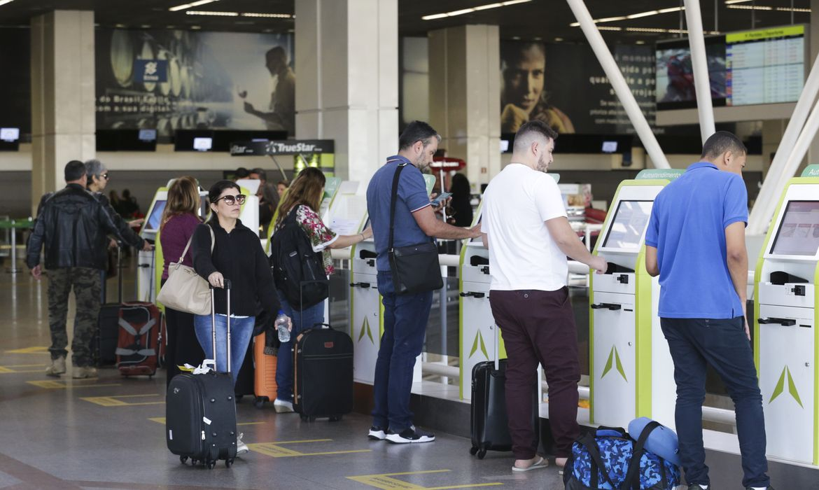 Voa Brasil será destinado a aposentados e estudantes do Prouni